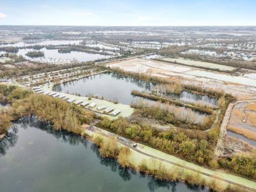 Lake Pochard, Cirencester, South Cerney, GL7