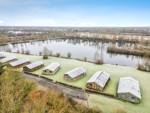 Lake Pochard, Cirencester, South Cerney, GL7