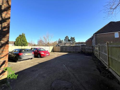 Ifield House, Ifield Green, Crawley, RH11