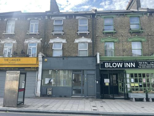 130 Hither Green Lane, Lewisham, London, SE13