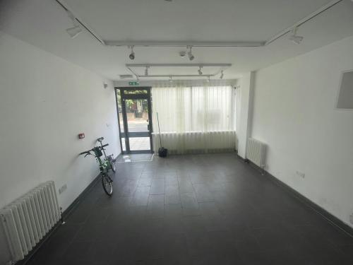 130 Hither Green Lane, Lewisham, London, SE13