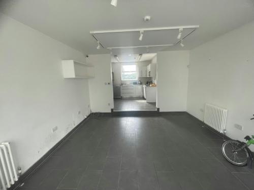 130 Hither Green Lane, Lewisham, London, SE13