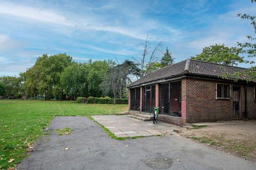 former toilet block Home Park, Sydenham Road, Sydenham, London, SE26