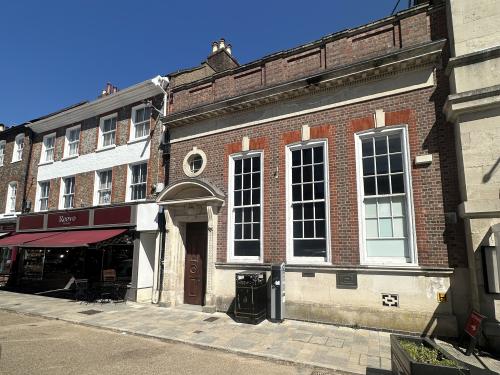 17 Market Place, Blandford Forum, DT11