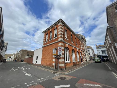 Unit 2, 67 St. Thomas Street, Weymouth, DT4