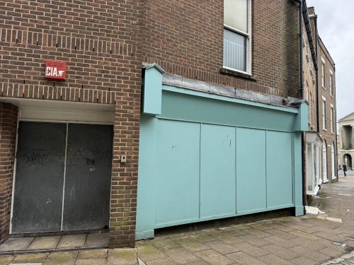 34 High Street, Newport, PO30