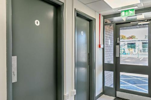 Unit 5A/B, Trans Pennine Trading Estate, Rochdale, OL11