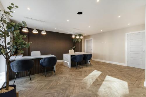 2B Canal Side, Waterside Warter, Maidenhead, SL6