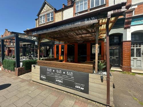 191 Worple Road, Raynes Park, London, SW20