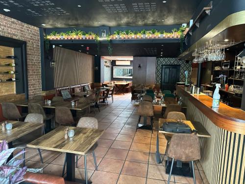 191 Worple Road, Raynes Park, London, SW20