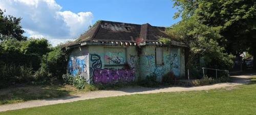 Alexandra Drive, Alexandra Recreation Ground, Surbiton, KT5