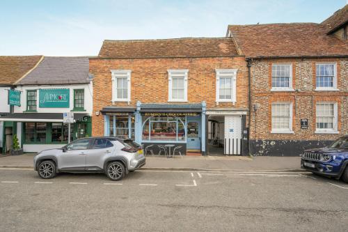 Jordans Courtyard, 8 Upper high Street, Thame, OX9