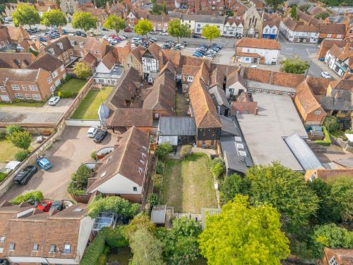 Jordans Courtyard, 8 Upper high Street, Thame, OX9