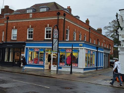 2B Northgate, Chichester, PO19