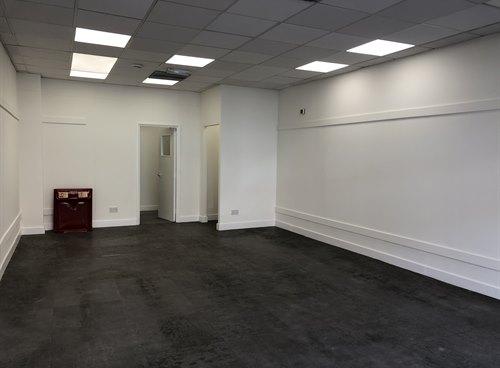 62 The Broadway, Tolworth, KT6