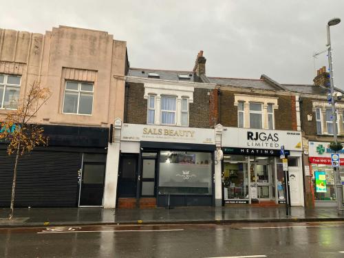 395 Hoe Street, Walthamstow, London, E17