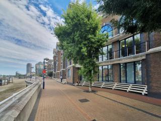 Unit 9/10 Calico House, York Road, Battersea, London, SW11