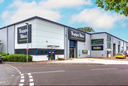 Units 4 & 5, Reading Trade Centre, 23 Rose Kiln Lane, Reading, RG2