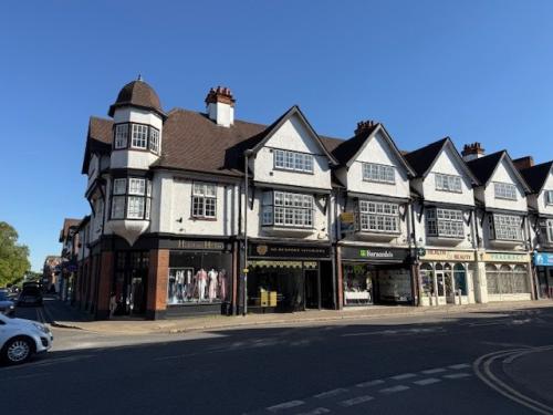 68 Packhorse Road, Gerrards Cross, SL9