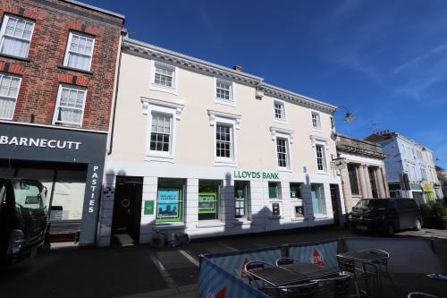 14 & 16 Molesworth Street, Wadebridge, PL27