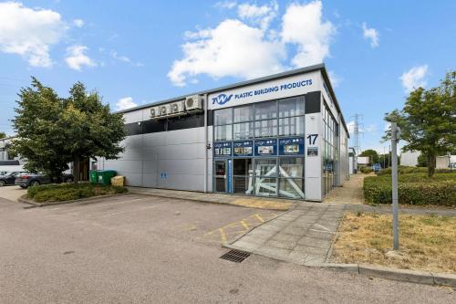 Unit 17, Anglo Business Park, Aylesbury, HP19