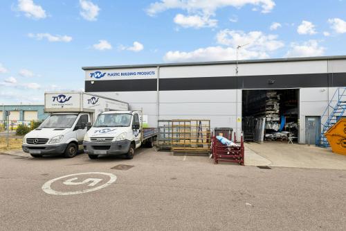 Unit 17, Anglo Business Park, Aylesbury, HP19