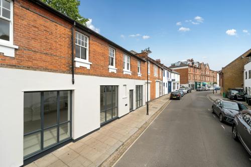 104 Belsize Lane, Belsize Park, London, NW3