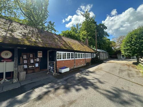 The Bakery, Long Crendon Manor, Thame Road, Long Crendon, HP18