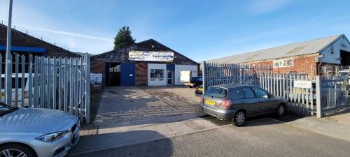6 Wortley Moor Lane, Leeds, LS12