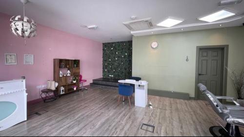 25C Osiers Road, Wandsworth, London, SW18
