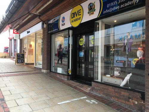 Unit 11, Quedam Shopping Centre, Vicarage Walk, Yeovil, BA20