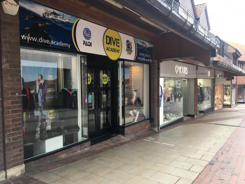 Unit 11, Quedam Shopping Centre, Vicarage Walk, Yeovil, BA20