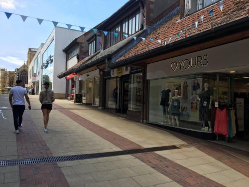 Unit 11, Quedam Shopping Centre, Vicarage Walk, Yeovil, BA20