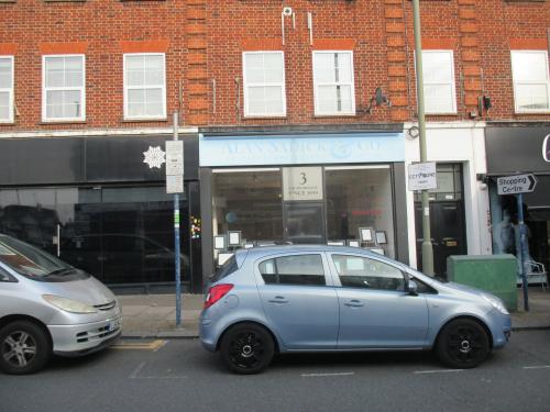 3 The Promenade, Edgwarebury Lane, Edgware, Middx, HA8