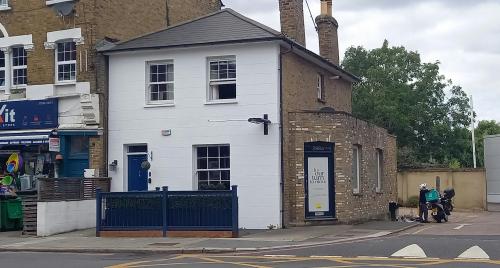 298 Upper Richmond Road West, East Sheen, London, SW14