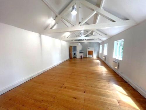 Lodge 25, Graylands Estate, Langhurstwood Road, Horsham, RH12