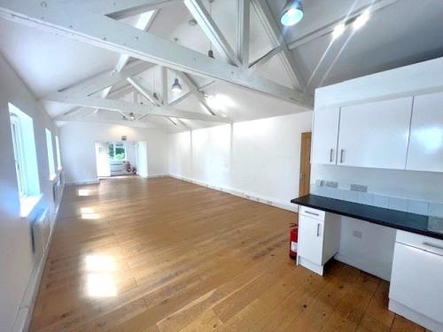 Lodge 25, Graylands Estate, Langhurstwood Road, Horsham, RH12