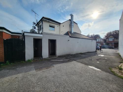 106b North Street, Emerson Park, Hornchurch, RM11