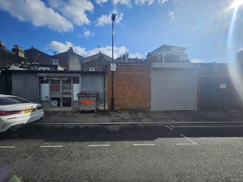 621/621A Romford Road, Wanstead, London, E12