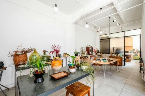 12-18 Hoxton Street, Shoreditch, London, N1