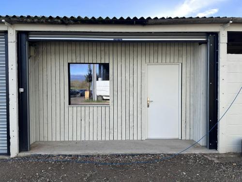 Lopemede Farm, Thame Road, Long Crendon, Thame, OX9