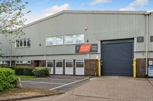 Unit 7 M40 Industrial Estate, Cressex Business Park, Blenheim Road, High Wycombe, HP12