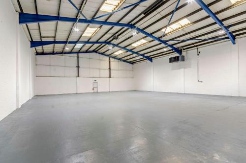 Unit 7 M40 Industrial Estate, Cressex Business Park, Blenheim Road, High Wycombe, HP12