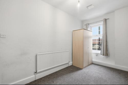 28 Green Lanes, Palmers Green, London, N13