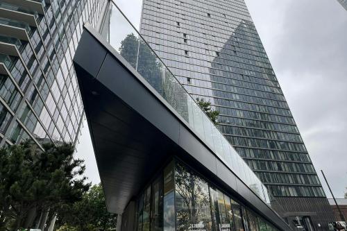 Landmark Pinnacle, Marsh Wall, Canary Wharf, London, E14