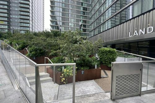 Landmark Pinnacle, Marsh Wall, Canary Wharf, London, E14