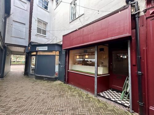 1 The Arcade, & 150-151 Bartholomew Street, Newbury, RG14