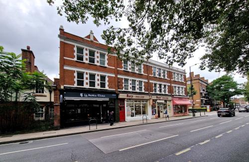 152-156 Fulham Palace Road, Hammersmith, London, W6