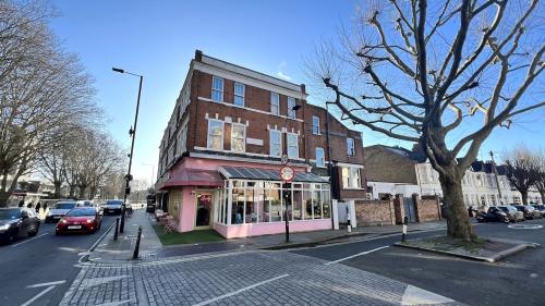 152-156 Fulham Palace Road, Hammersmith, London, W6