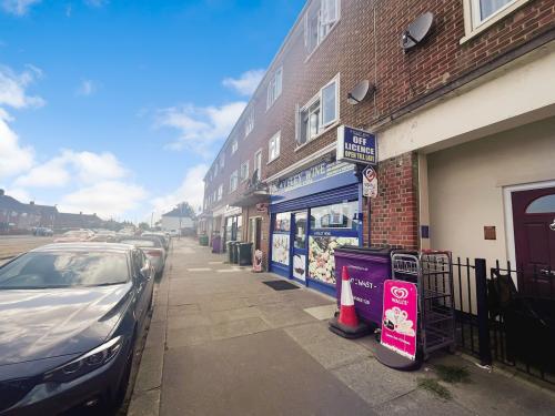 3 & 4 The Parade, Hall Road, Aveley, South Ockendon, RM15